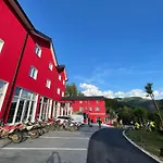 Sh&sh Hotel 5*